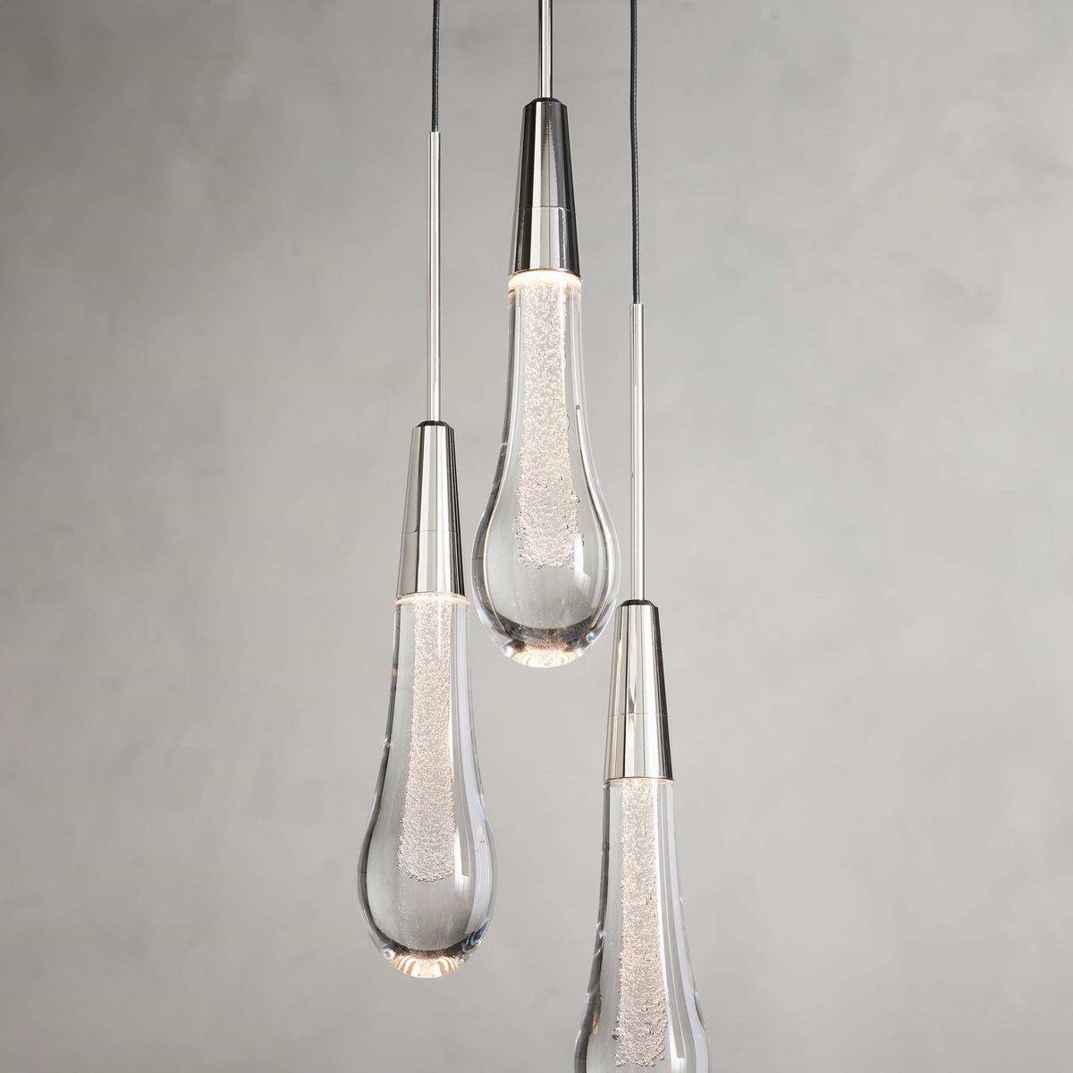 Soltaire Raindrop Glass 3-Light Round Pendant