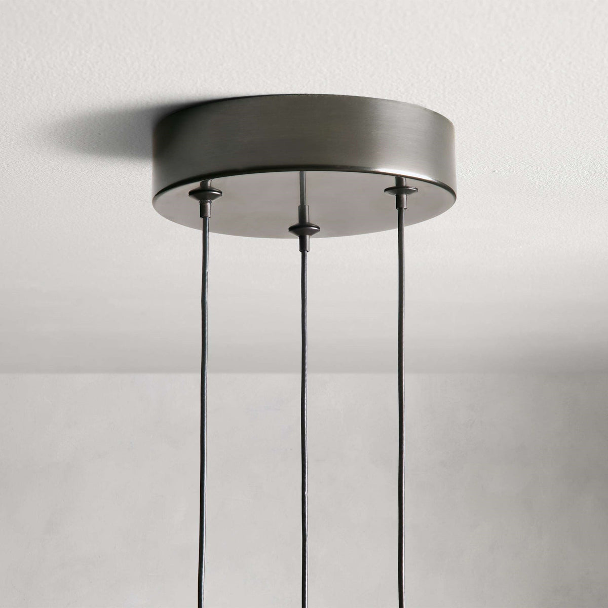 Soltaire Raindrop Crystal 3-Light Round Pendant