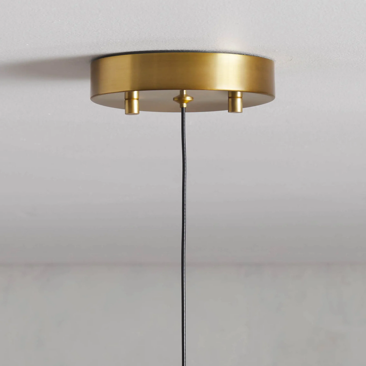 Soltaire Raindrop Glass Single Pendant Light