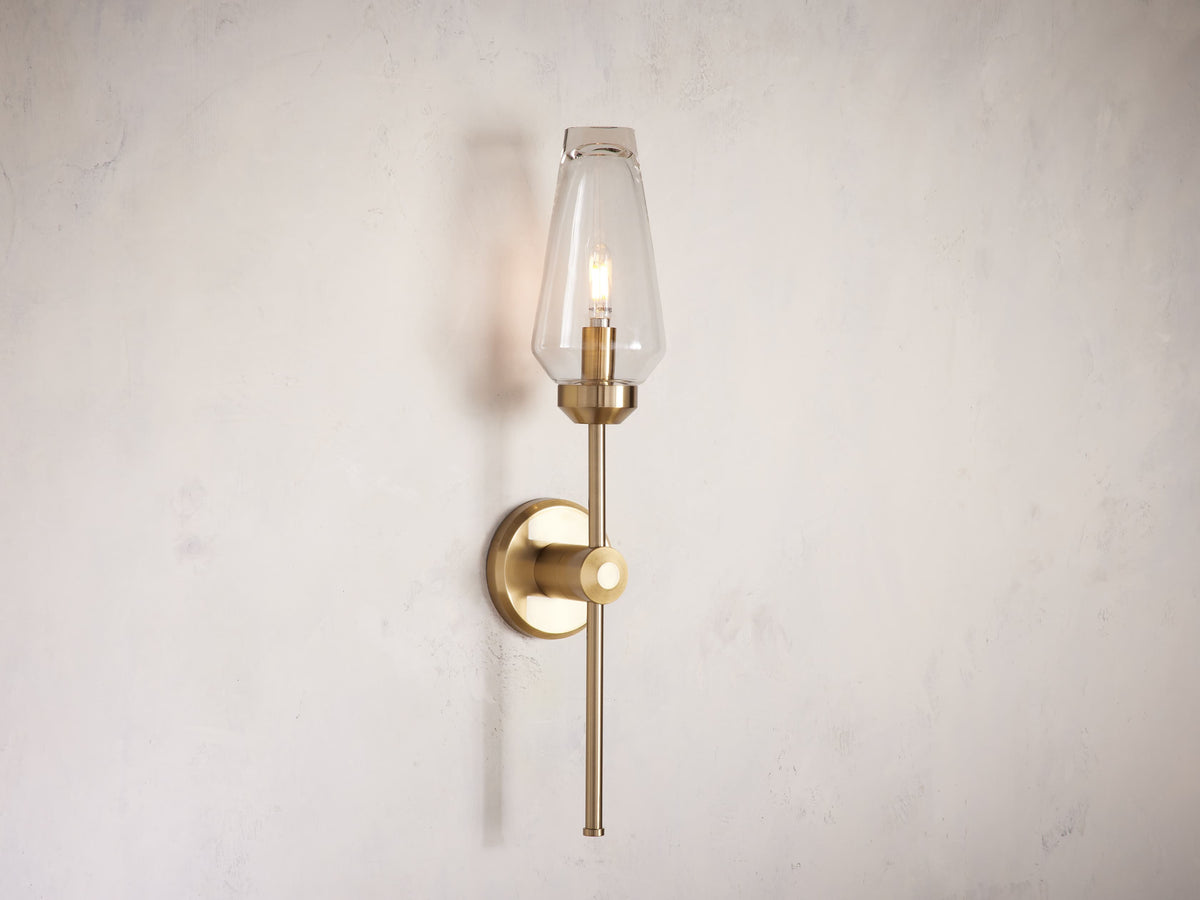 Arrow Minimal Focal Wall Light