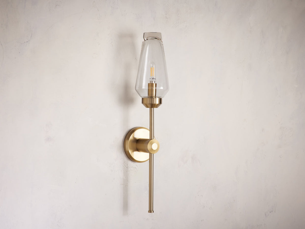 Arrow Minimal Focal Wall Light