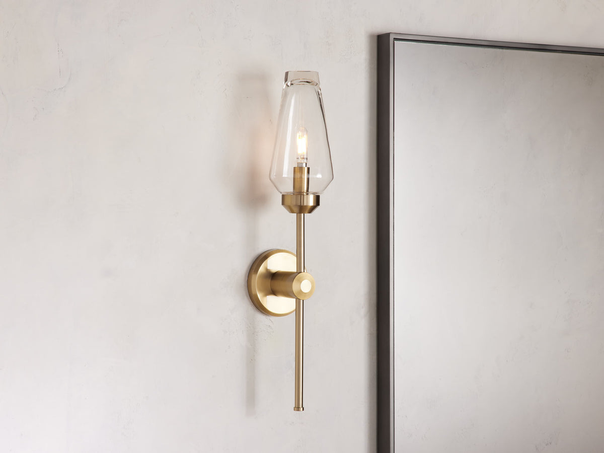 Arrow Minimal Focal Wall Light
